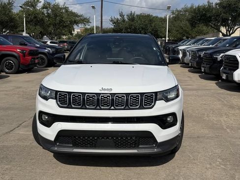 Used 2024 Jeep Compass Limited AWD/4WD image 2