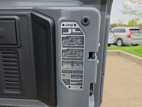 Used 2023 Jeep Wrangler Unlimited w/ 8.4" Radio Group AWD/4WD image 7