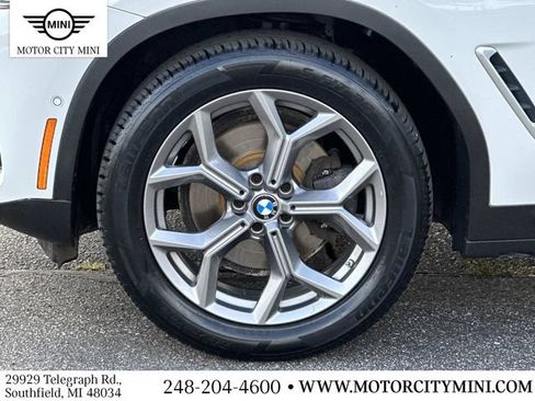 Used 2021 BMW X4 xDrive30i w/ Premium Package AWD/4WD image 11