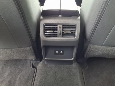 Used 2024 Nissan Rogue SV FWD image 15