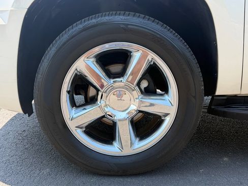 Used 2014 Chevrolet Tahoe LTZ RWD image 14