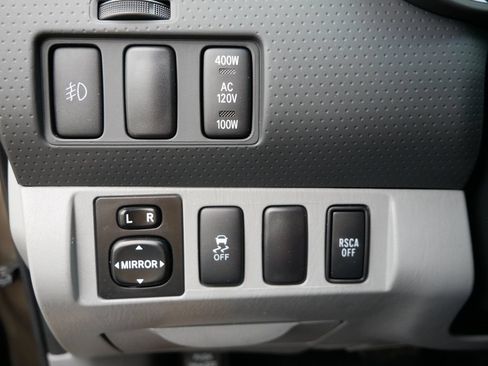 Used 2015 Toyota Tacoma 4x4 Double Cab w/ TRD Sport Package image 18