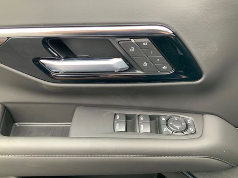 New 2026 Chevrolet Suburban LT AWD/4WD image 30