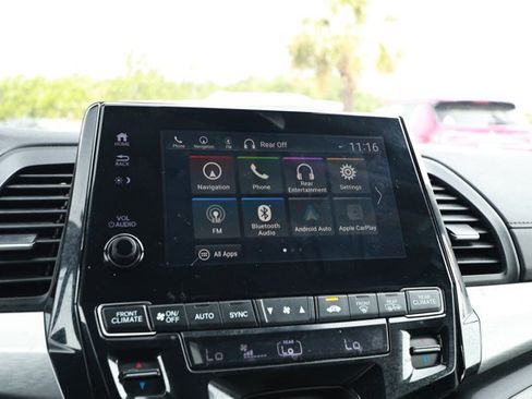 Used 2018 Honda Odyssey Touring image 16