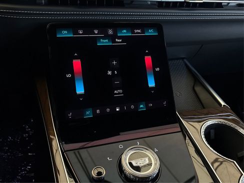 New 2026 Cadillac Escalade ESV Platinum Sport w/ LPO, ONYX Package image 25