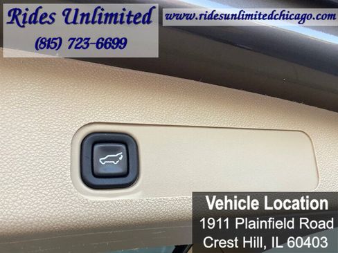 Used 2013 Chevrolet Suburban LTZ image 40