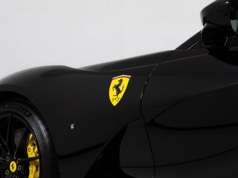 Used 2023 Ferrari 812 GTS image 18