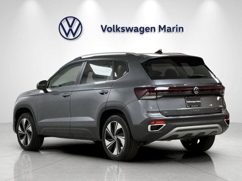New 2026 Volkswagen Taos SE AWD/4WD image 3