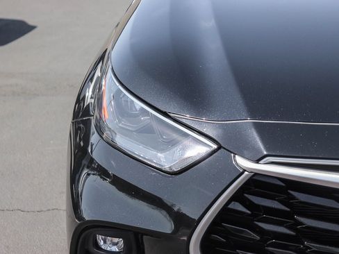 Used 2022 Toyota Highlander XLE AWD/4WD image 12