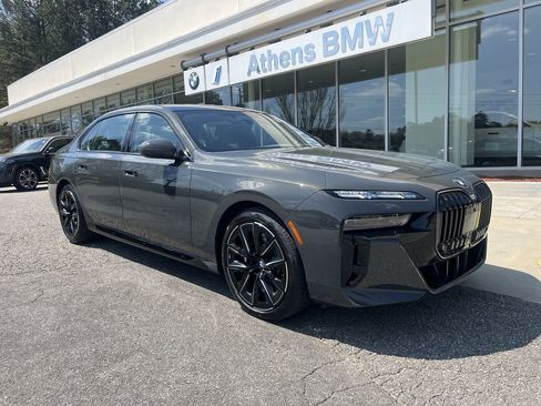 Used 2026 BMW 760i xDrive w/ Executive Package AWD/4WD image 2