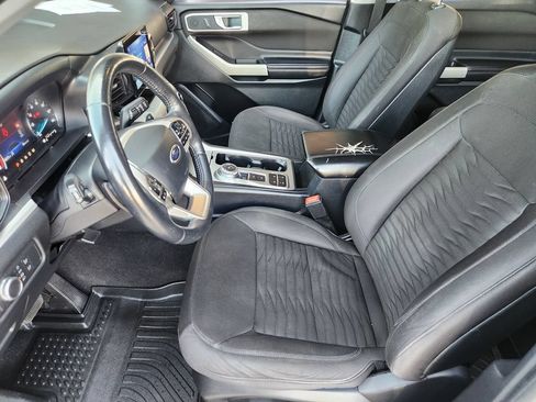Used 2020 Ford Explorer XLT RWD image 15