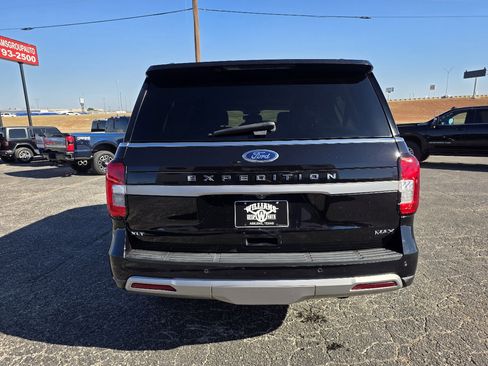 Used 2022 Ford Expedition Max XLT image 6