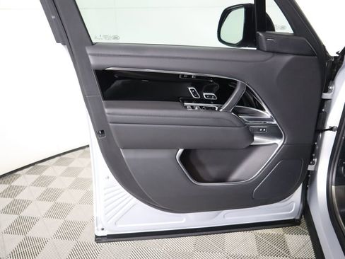 Used 2023 Land Rover Range Rover SE image 25