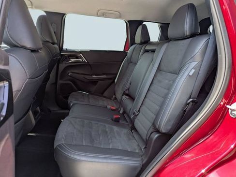 Used 2024 Mitsubishi Outlander SE FWD image 15