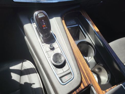 Used 2021 Cadillac Escalade ESV Premium Luxury AWD/4WD image 33