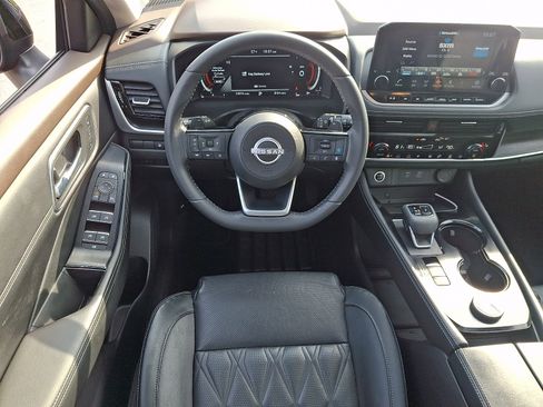 Certified 2023 Nissan Rogue Platinum w/ Platinum Premium Package AWD/4WD image 2
