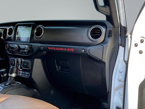 Used 2020 Jeep Wrangler Unlimited Rubicon AWD/4WD image 17