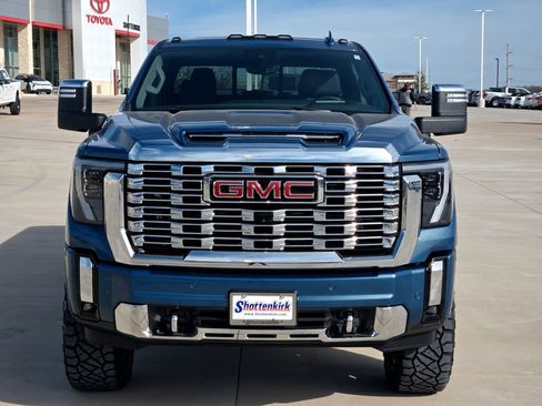 Used 2025 GMC Sierra 2500 Denali w/ Denali Reserve Package image 8