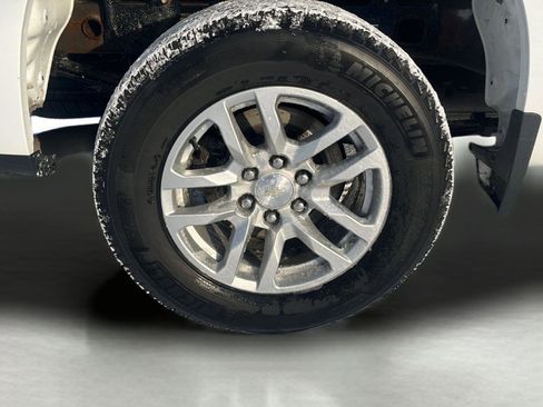 Used 2022 Chevrolet Silverado 1500 LT AWD/4WD image 12