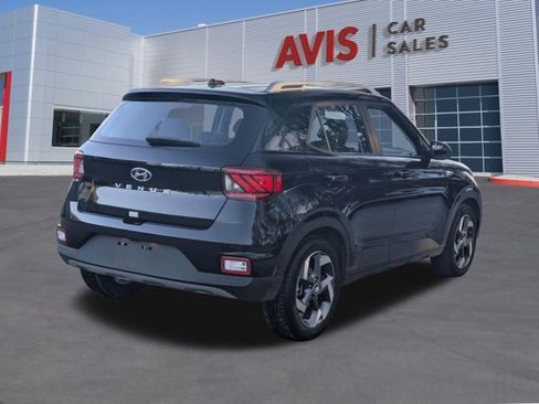 Used 2025 Hyundai Venue SEL image 6