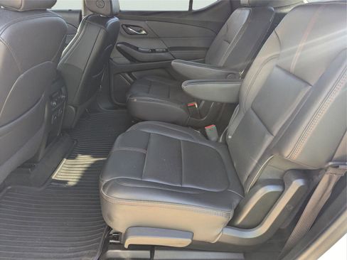 Used 2023 Chevrolet Traverse RS image 32