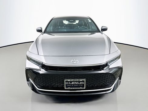 Used 2025 Toyota Crown Platinum image 2