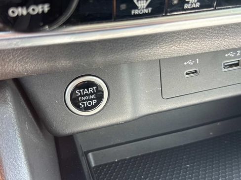 Used 2023 Nissan Rogue SV AWD/4WD image 32