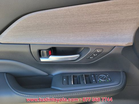 Used 2024 Toyota Grand Highlander Platinum image 19