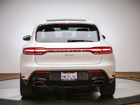 Certified 2025 Porsche Macan AWD/4WD image 6