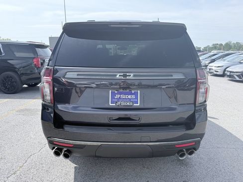 Used 2022 Chevrolet Tahoe Z71 w/ Z71 Off-Road Package AWD/4WD image 6