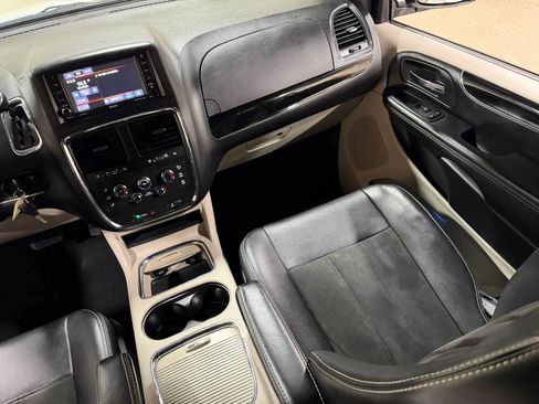 Used 2019 Dodge Grand Caravan SXT FWD image 52