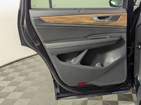 Used 2024 Volkswagen Atlas SE image 51