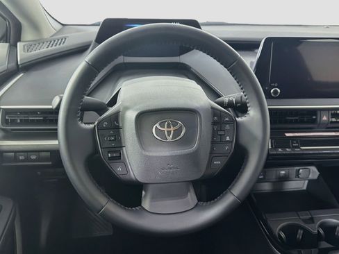 Used 2026 Toyota Prius LE FWD image 17
