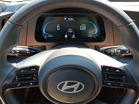 Used 2025 Hyundai Elantra Sport FWD image 19