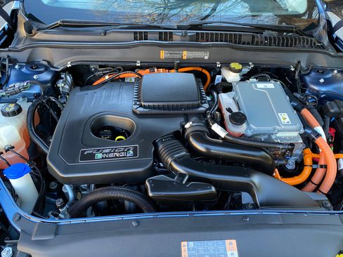 Used 2019 Ford Fusion Energi Titanium image 11