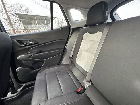 Used 2025 Chevrolet Trax LS w/ LS Convenience Package image 11