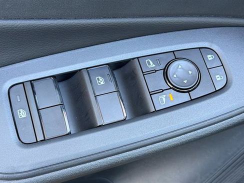 New 2026 Nissan Sentra SV w/ Floor Mat Package FWD image 12