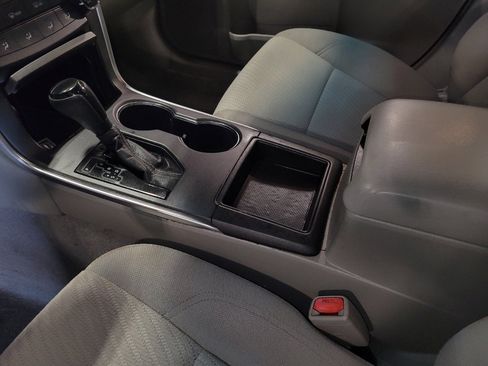 Used 2016 Toyota Camry LE FWD image 26