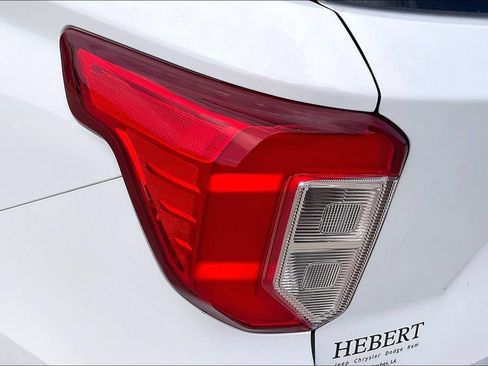 Used 2020 Ford Explorer XLT RWD image 28
