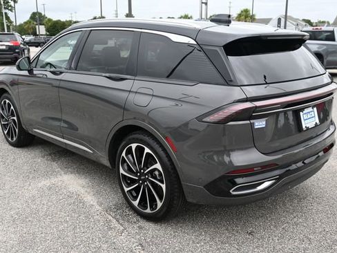 Used 2024 Lincoln Nautilus Black Label image 3