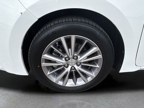 Used 2014 Toyota Corolla LE image 28