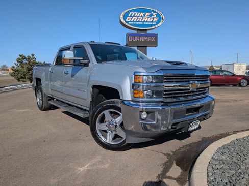 Used 2018 Chevrolet Silverado 2500 LTZ image 2