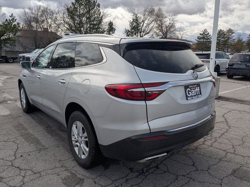Used 2019 Buick Enclave Essence image 8