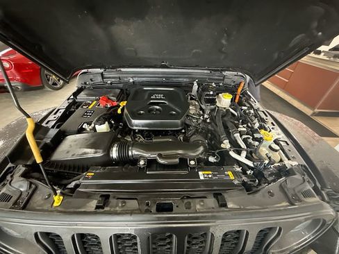 Used 2022 Jeep Wrangler Unlimited Rubicon 4xe w/ Cold Weather Group image 30