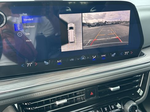 New 2026 Chevrolet Suburban Z71 image 32