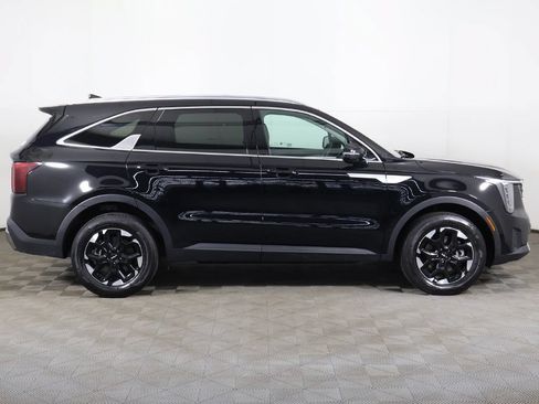 Used 2025 Kia Sorento S AWD/4WD image 19