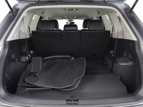 Used 2023 Volkswagen Tiguan SE FWD image 17
