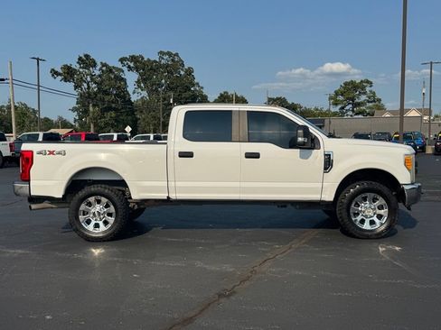 Used 2017 Ford F250 XL w/ Power Equipment Group AWD/4WD image 20