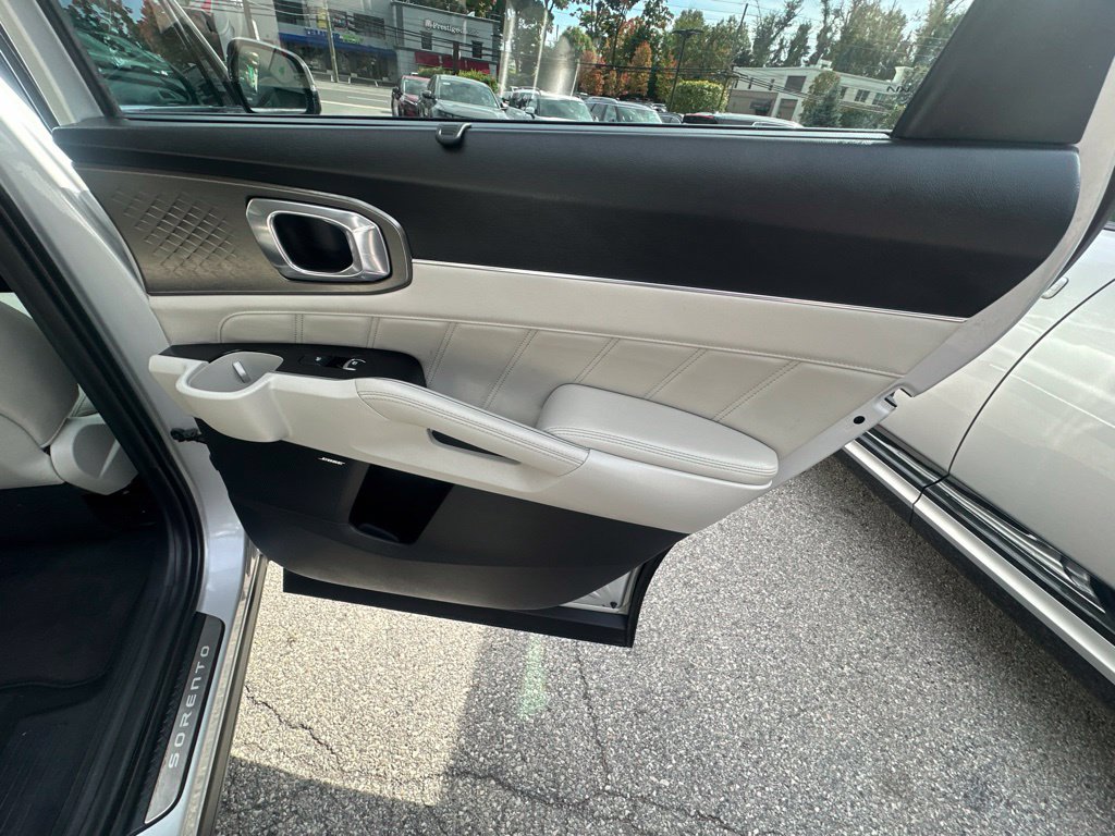 Used 2023 Kia Sorento SX Prestige w/ Panoramic Sunroof Package AWD/4WD image 32