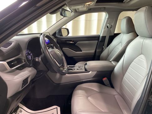 Certified 2023 Toyota Highlander XLE AWD/4WD image 18